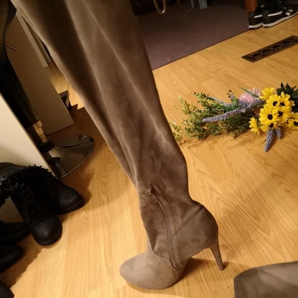 Thigh High Women's High Heel Boots - Picture 9 of 15